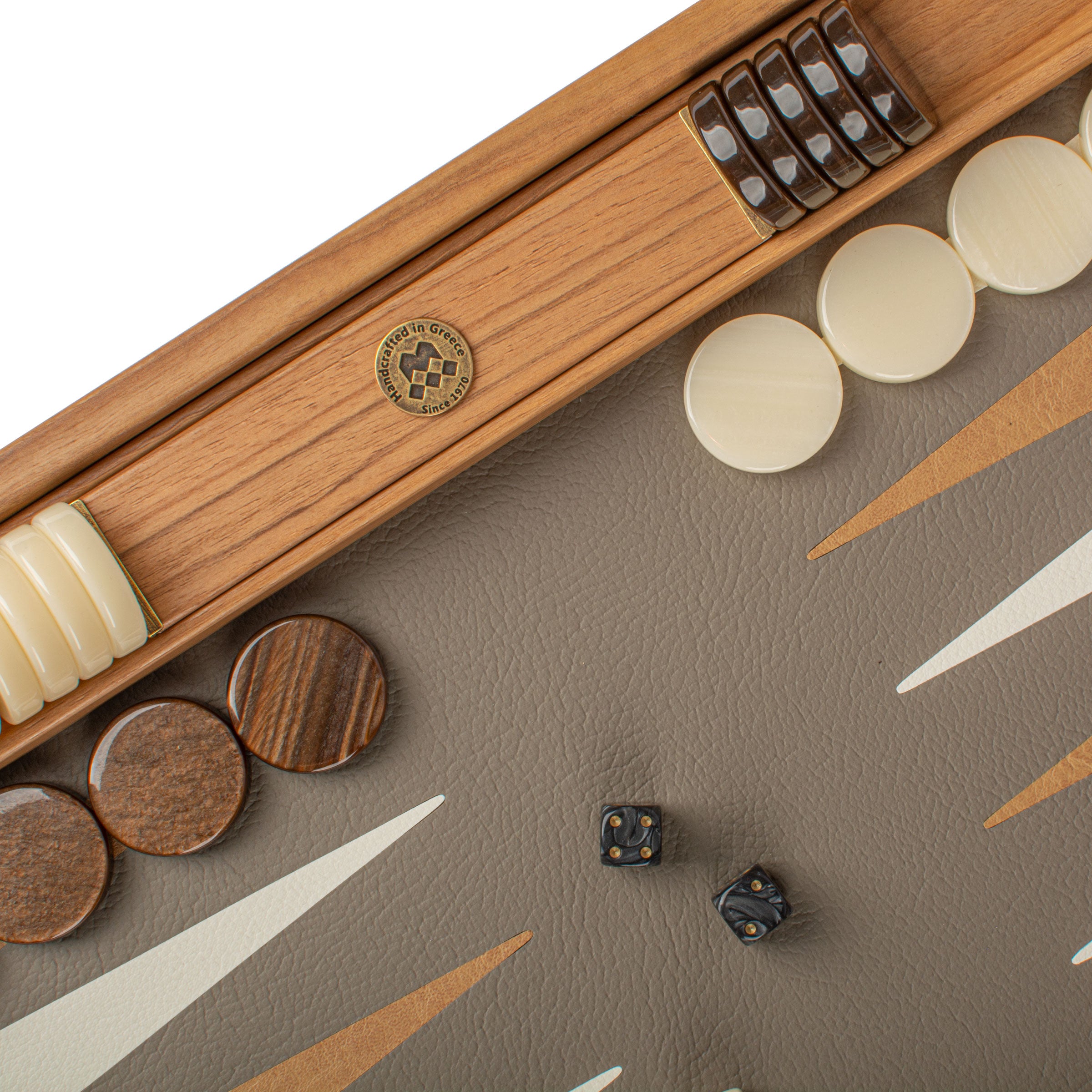 Premium Leatherette Grey Beige Ostrich Tote Backgammon Set - Premium Backgammon from MANOPOULOS Chess & Backgammon - Just €228! Shop now at MANOPOULOS Chess & Backgammon