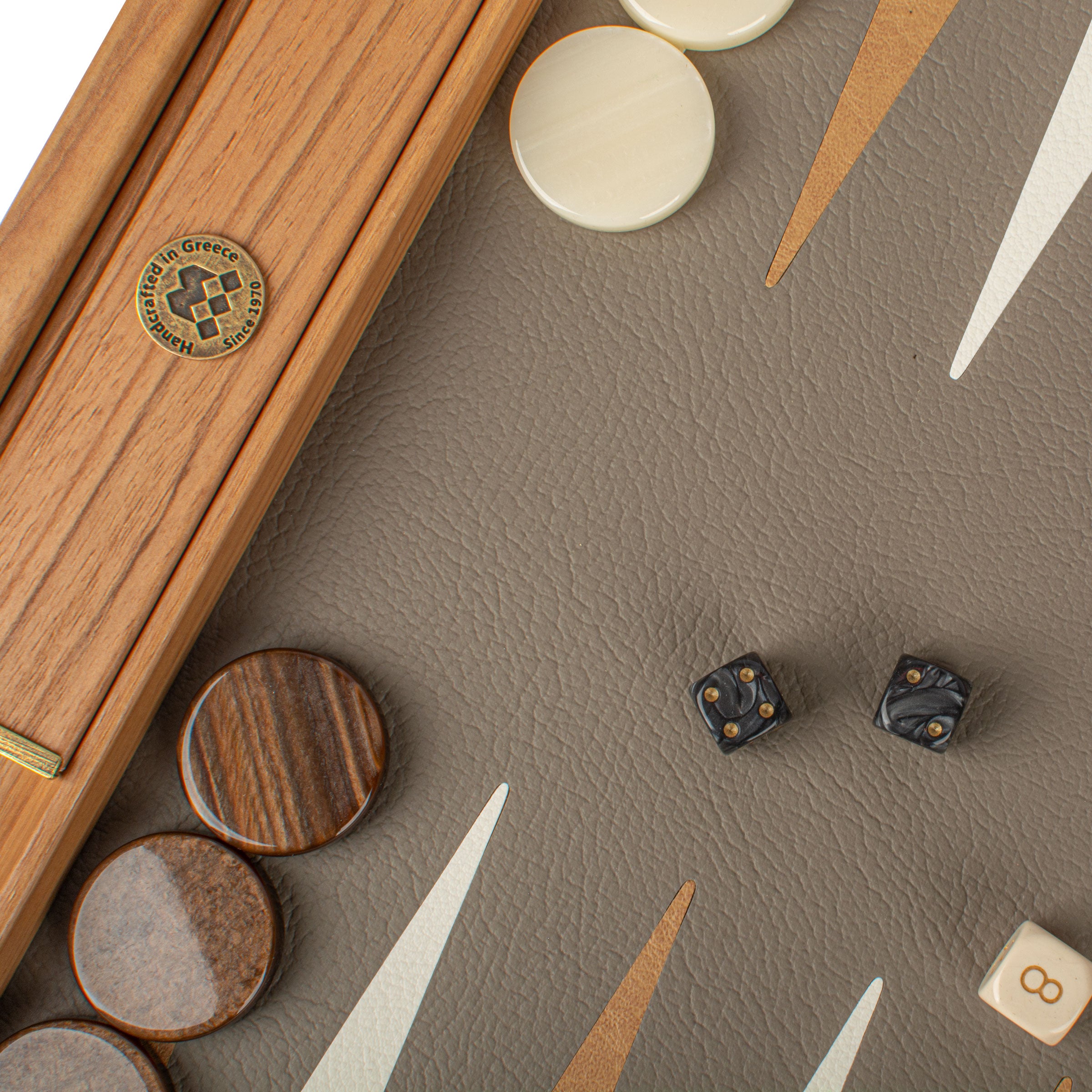 Premium Leatherette Grey Beige Ostrich Tote Backgammon Set - Premium Backgammon from MANOPOULOS Chess & Backgammon - Just €228! Shop now at MANOPOULOS Chess & Backgammon