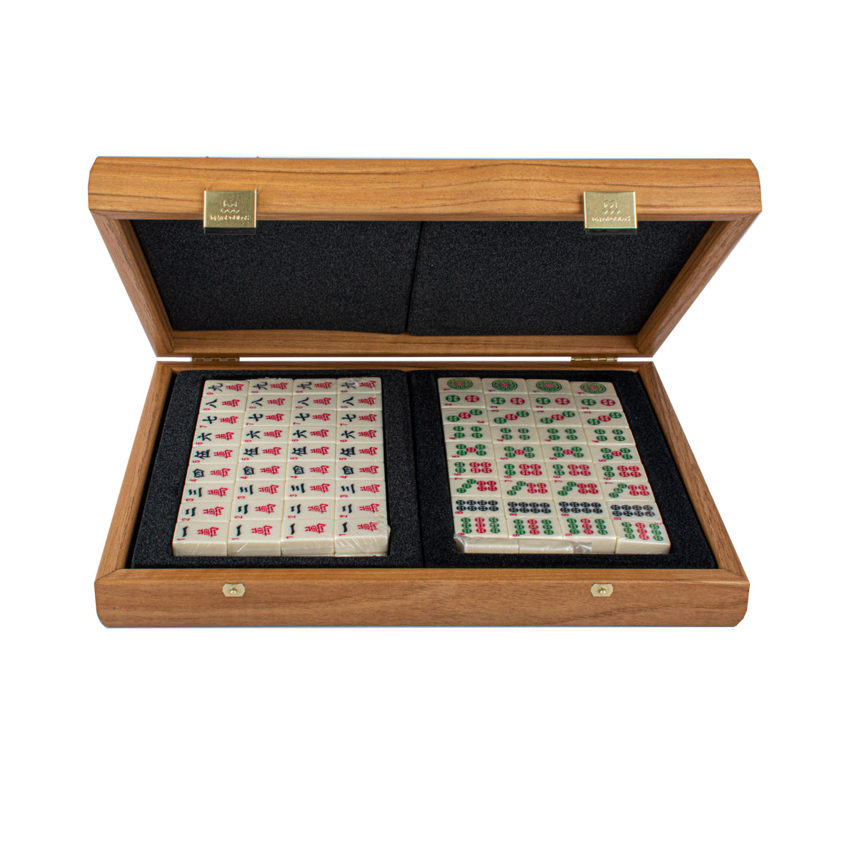 L'art du mahjong : quand les maisons de luxe s'emparent des tuiles L'art du mahjong : quand les maisons de luxe s'emparent des tuiles