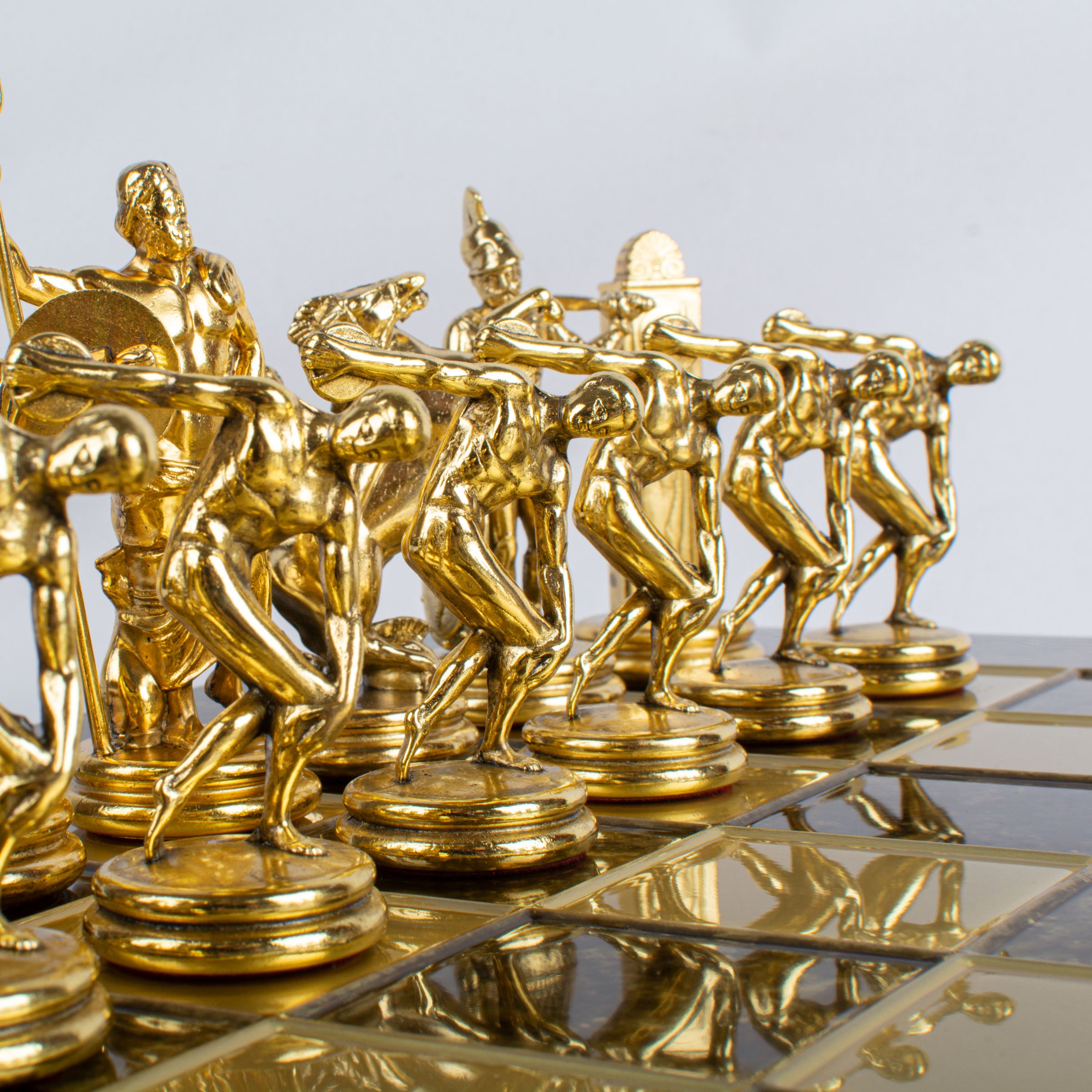 Extra Large Luxury Chess Set - Discus Thrower, Gold & Silver