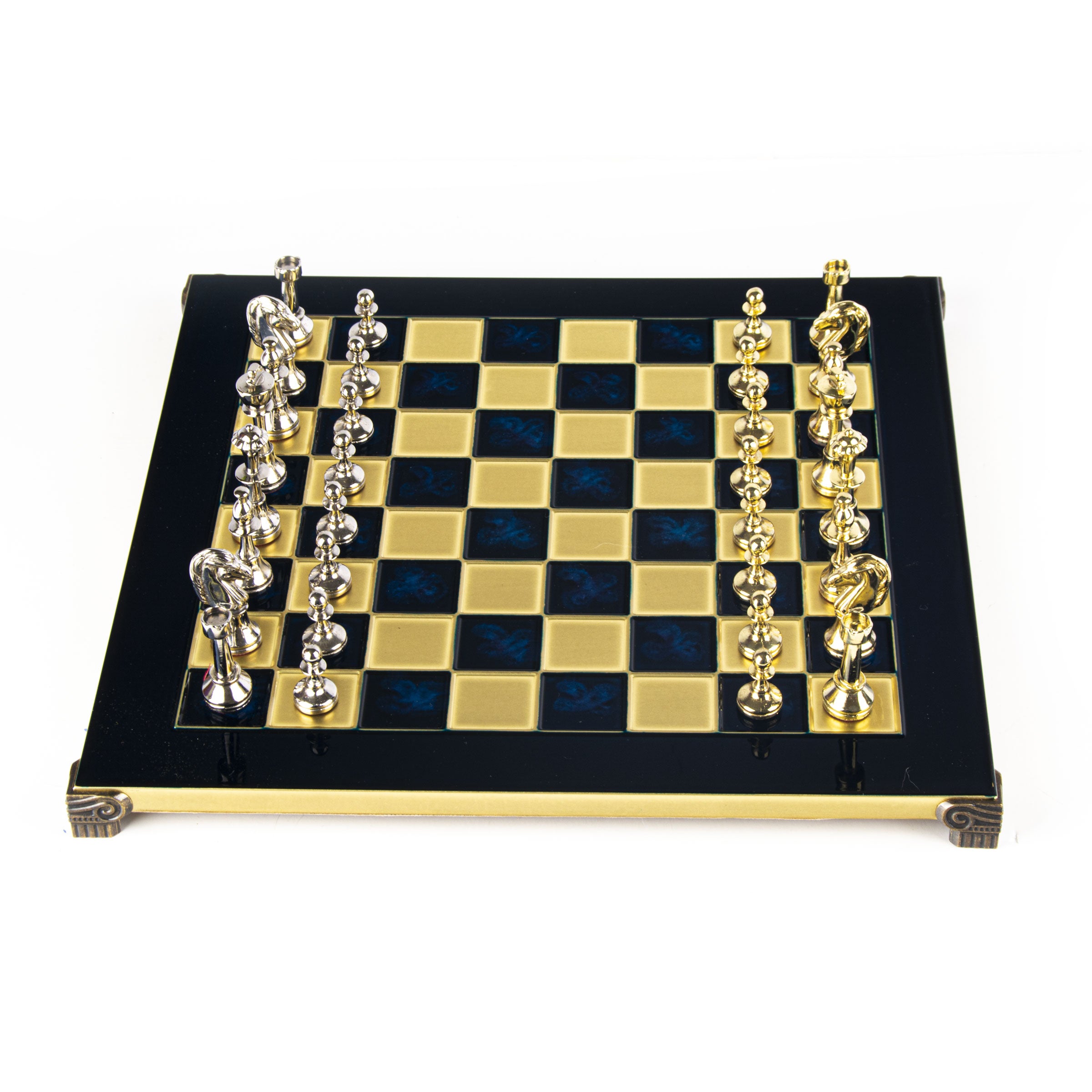 Handcrafted Classic Metal Staunton Chess Set with Gold and Silver Chessmen (Medium)