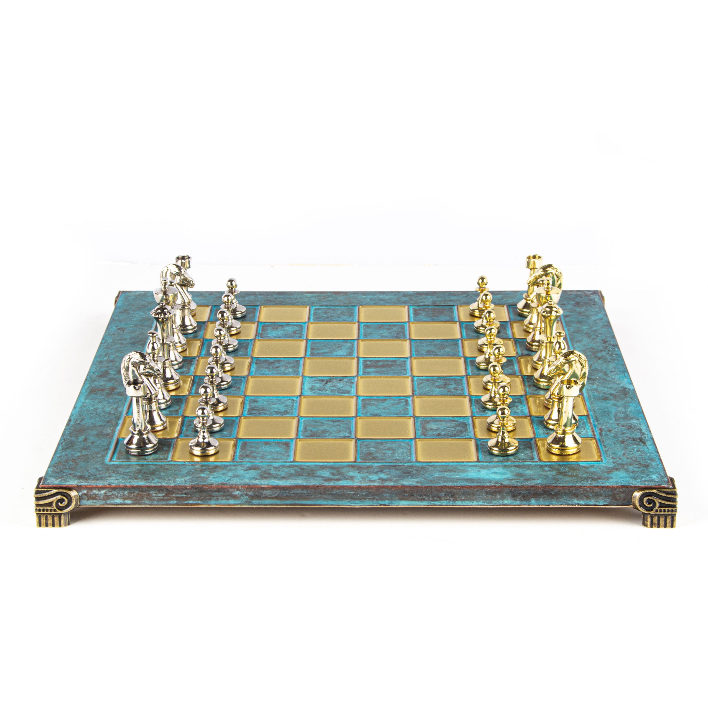 Handcrafted Classic Metal Staunton Chess Set with Gold and Silver Chessmen (Medium)