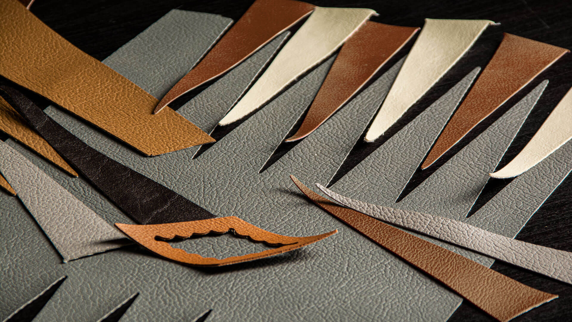 Gioco Del Backgammon E Degli Scacchi Completo Di Mosaico Intarsiato Vintage Della Metà Del Secolo Scorso Gioco Del Backgammon E Degli Scacchi Completo Di Mosaico Intarsiato Vintage Della Metà Del Secolo Scorso