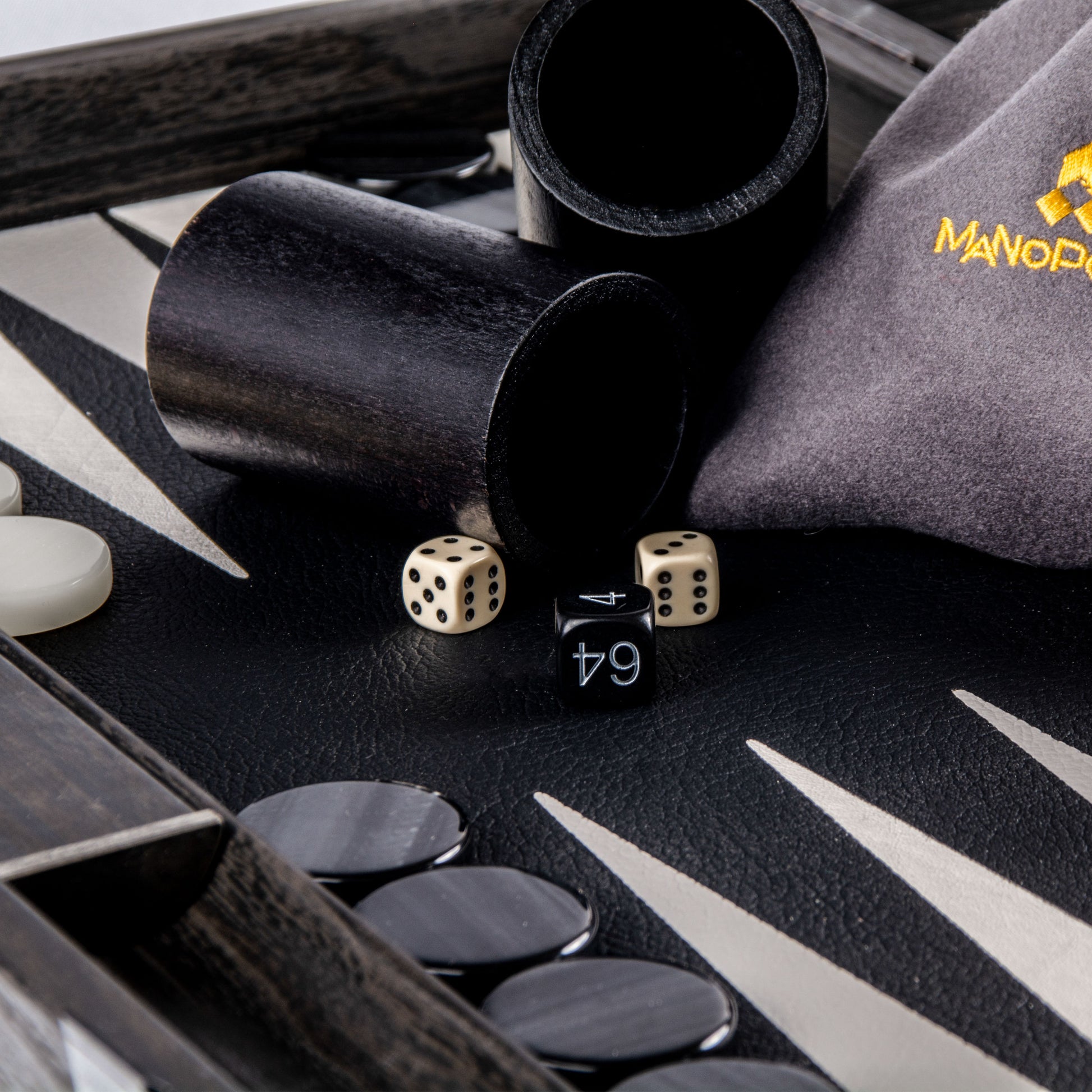 Score tot 70% Korting op Bordspel Hot Games Backgammon Koffer Magnetisch Zwart 23x17 Wanneer je Winkelt bij Spelrijk Winkel Score tot 70% Korting op Bordspel Hot Games Backgammon Koffer Magnetisch Zwart 23x17 Wanneer je Winkelt bij Spelrijk Winkel