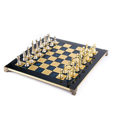 Chess Chivalry: Staunton Chess Pieces & Chessboards